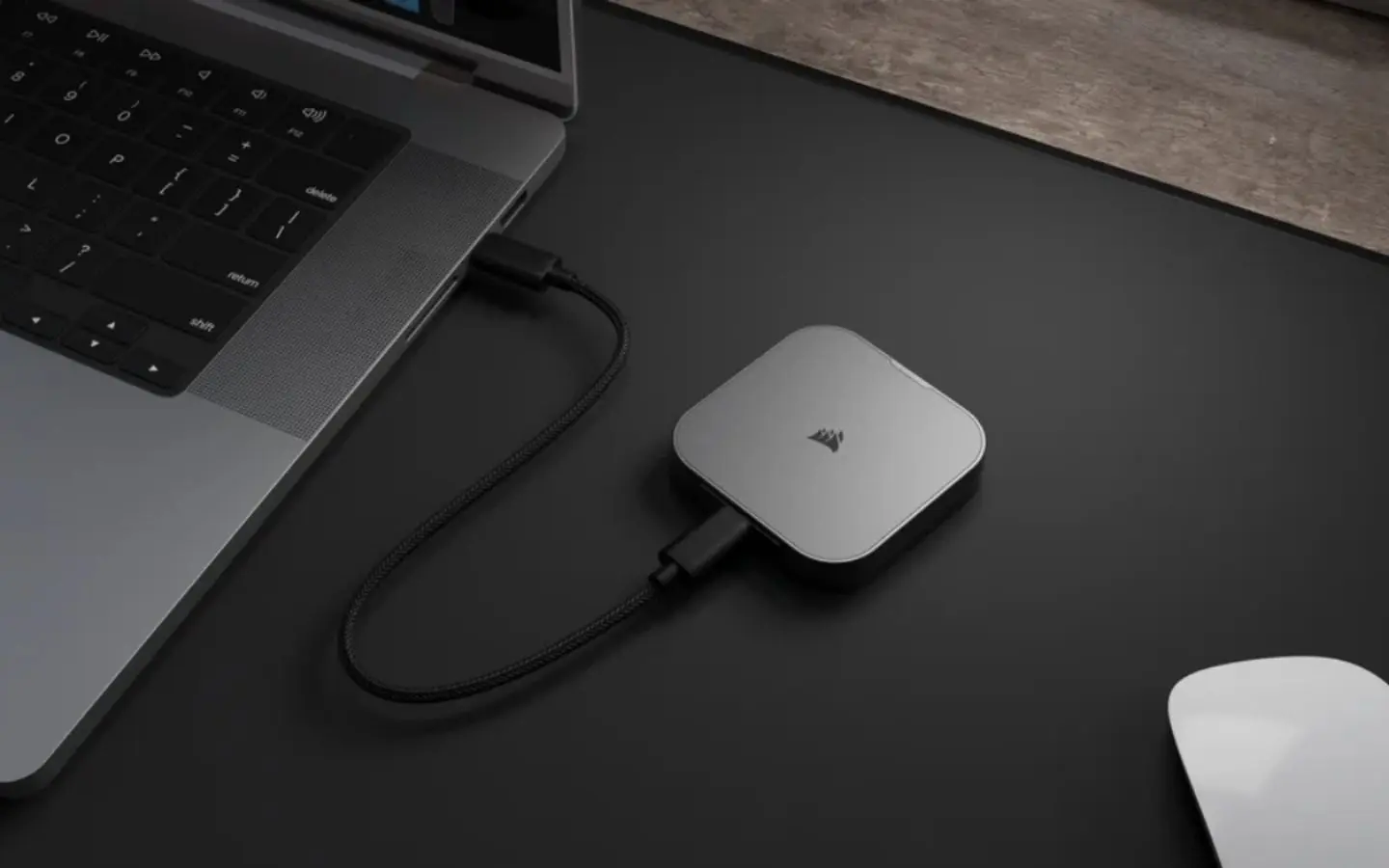 Ổ cứng Corsair EX300U tương thích với nhiều thiết bị và hệ điều hành (Nguồn: Internet)